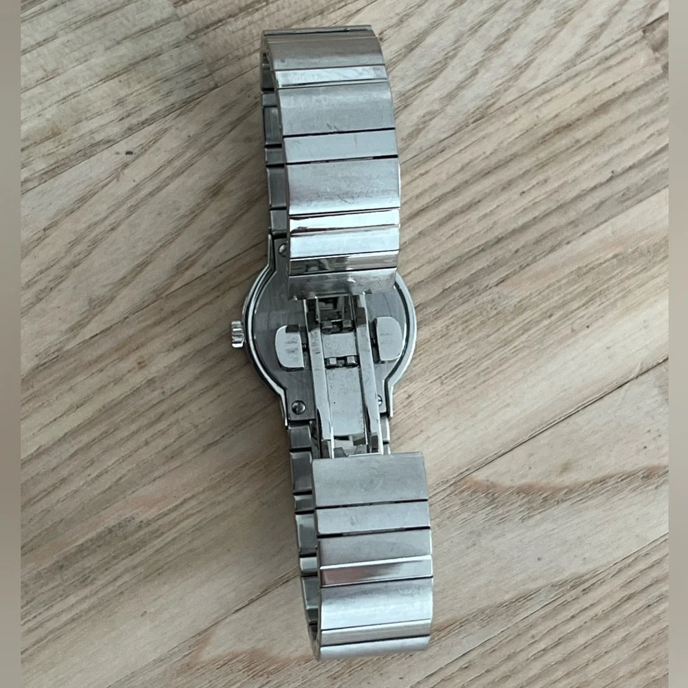 Movado Museum Sapphire Ladies Watch Stainless Bracelet Black Round Dial